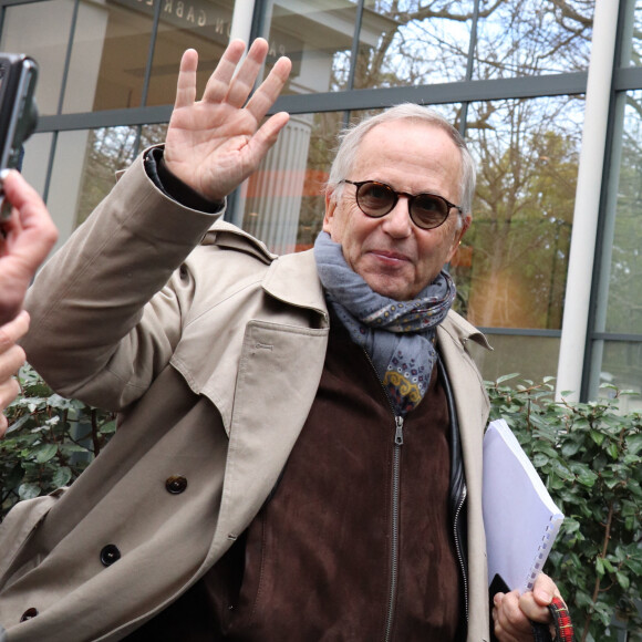 Fabrice Luchini - Arrivées des people à l'enregistrement de l'émission ' Vivement Dimanche ' au studio Gabriel à Paris le 13 novembre 2019.