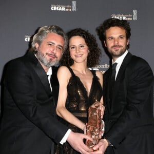 Nicolas Rey, Emma Luchini et Romain Rousseau (César du Meilleur court-métrage) - Press room de la 40ème cérémonie des César au théâtre du Châtelet à Paris.