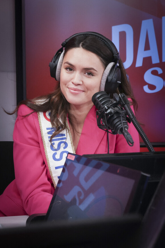 Exclusif - Diane Leyre - Enregistrement de l'émission de radio "Le morning sans filtre" diffusée en direct sur Virgin Radio, de 6h à 9h30 du lundi au vendredi. Le 28 septembre 2022 © Jack Tribeca / Bestimage