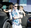 Exclusif - Macaulay Culkin se promène avec sa fiancée Brenda Song et leur fils Dakota à Los Angeles. Le 6 octobre 2022.