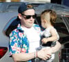 Exclusif - Macaulay Culkin se promène avec sa fiancée Brenda Song et leur fils Dakota à Los Angeles.