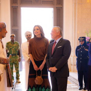 La reine Rania Al Abdullah de Jordanie à Mascate, à Oman, le 4 octobre 2022. Photo by Balkis Press/ABACAPRESS.COM