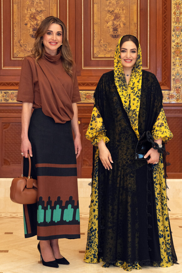 La reine Rania Al Abdullah de Jordanie à Mascate, à Oman, le 5 octobre 2022. Photo by Balkis Press/ABACAPRESS.COM