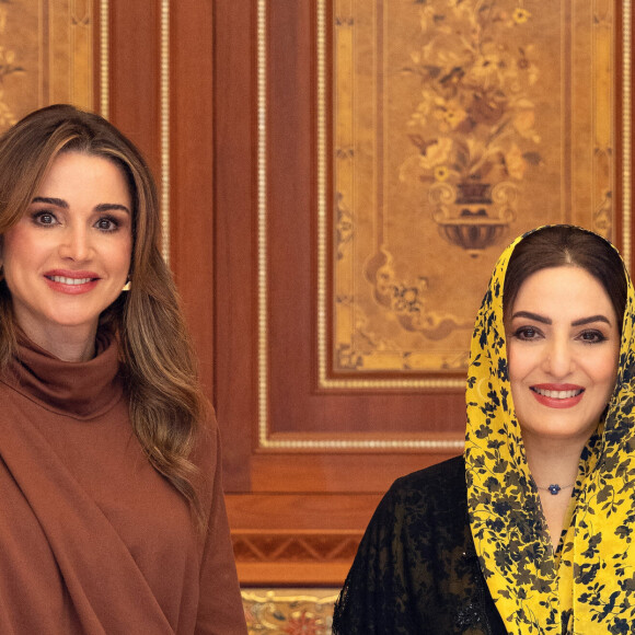La reine Rania Al Abdullah de Jordanie à Mascate, à Oman, le 5 octobre 2022. Photo by Balkis Press/ABACAPRESS.COM