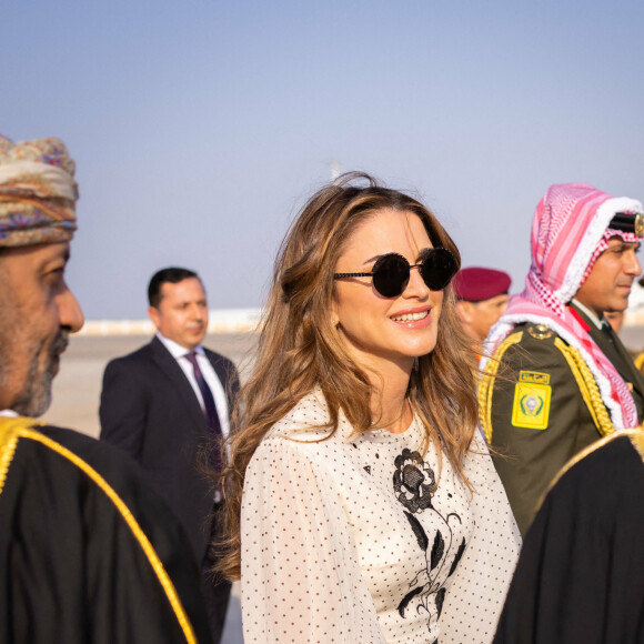 La reine Rania Al Abdullah de Jordanie à Mascate, à Oman, le 4 octobre 2022. Photo by Balkis Press/ABACAPRESS.COM