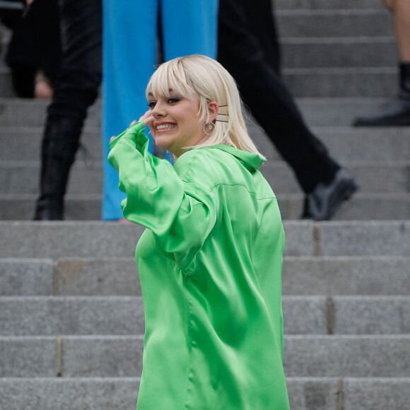 Louane Emera - Arrivées au défilé de mode Hommes printemps-été "AMI" au Sacré Coeur à Paris. Le 23 juin 2022 © Veeren-Christophe Clovis / Bestimage 