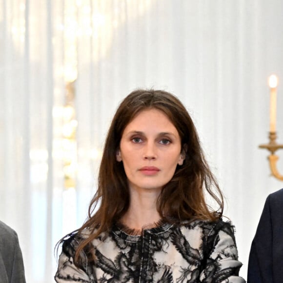 François Cluzet, Marine Vacth et Nicolas Bedos lors d'un Photocall à l'hôtel Negresco pour le film "Mascarade" lors de la 4ème édition du festival Cinéroman à Nice le 8 octobre 2022. © Bruno Bebert / Bestimage 