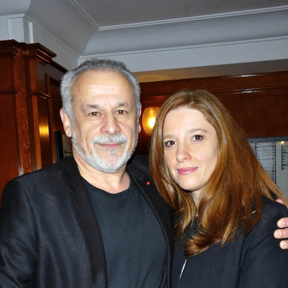 Francis Perrin et sa femme Gersende - Projection prive de la nouvelle serie TV "Mongeville - La nuit des loups", diffusee sur France 3 au Club 13 a Paris le 4 avril 2013. 