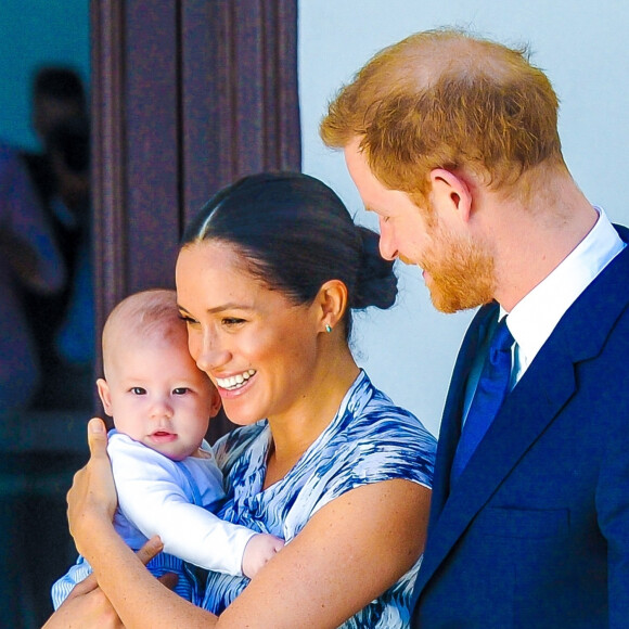 Le prince Harry et Meghan Markle présentent leur fils Archie à Desmond Tutu à Cape Town, Afrique du Sud. 