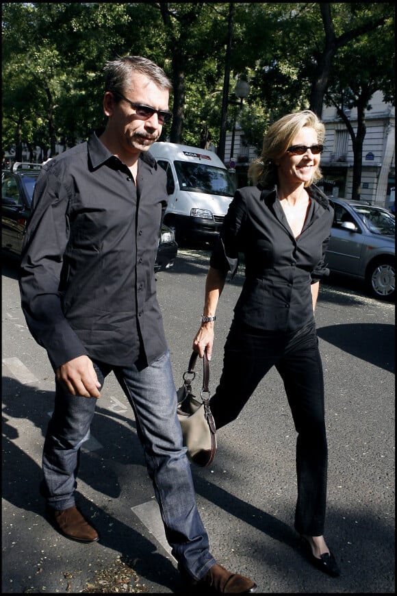 Claire Chazal et Philippe Torreton - Funérailles de Gérard Oury au cimetière de Montparnasse en 2006