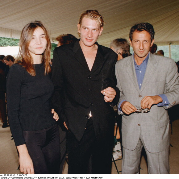 Guillaume Depardieu, Clotilde Courau et Richard Anconina à Paris en 1997. 