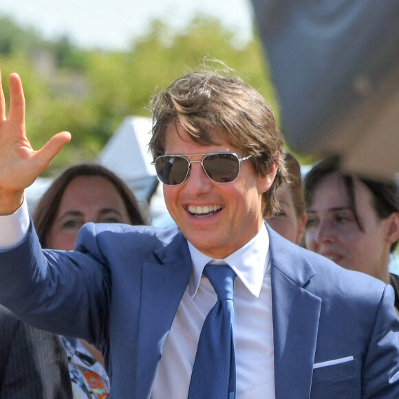 Tom Cruise a visité le salon international de présentation aéronautique militaire "Royal international Air Tattoo" à Fairford. Le 16 juillet 2022 