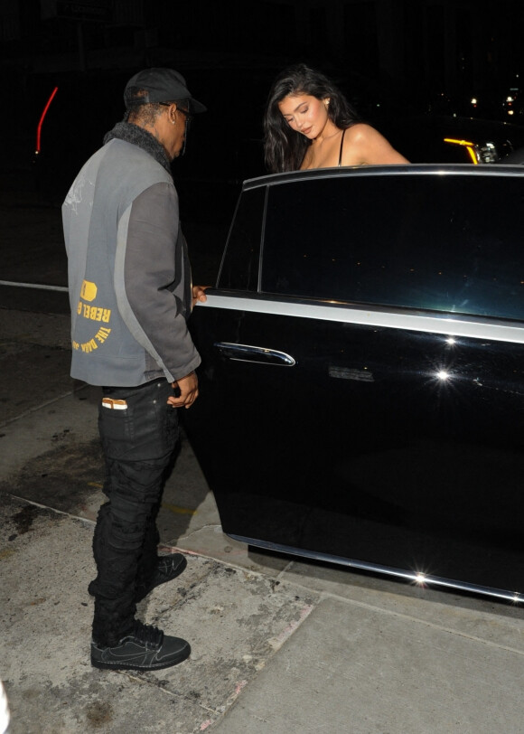 Kylie Jenner et son compagnon Travis Scott ont dîné au restaurant Craig's à West Hollywood le 13 octobre 2022. 