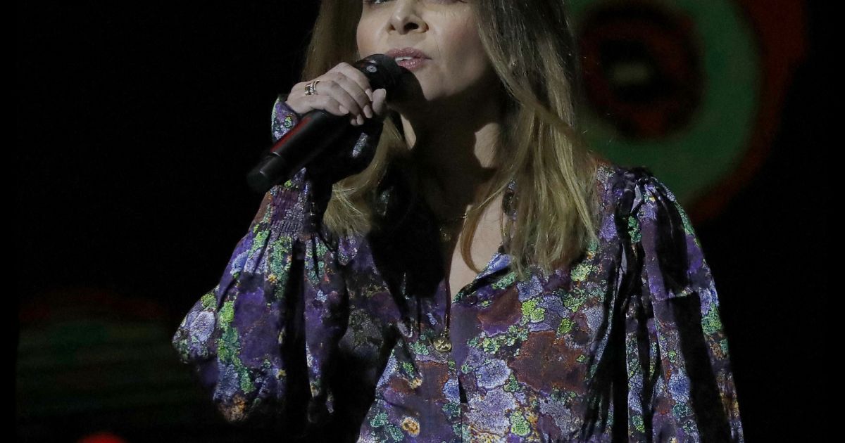 Combien D Annee Plus Belle La Vie Julie Zenatti lors de la soirée L'année de la déprime (et même un peu