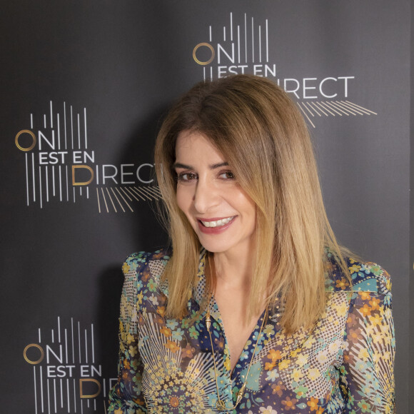 Julie Zenatti pour son nouveau titre en duo avec Rose " Rien de Spécial " - Backstage de l'émission OEED (On Est En Direct) , présentée par L.Ruquier et diffusée en direct le 20 mars 2021 sur France 2. Paris, le 20 mars 2021. © Jack Tribeca / Bestimage 
