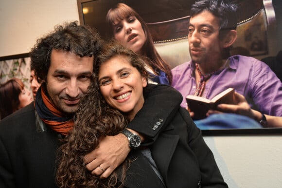 Yasmine Oughlis et son mari Jacques - Exposition "Gainsbourg Intime" à l'occasion de la sortie en avant-première du livre Gainsbourg à la galerie du Lucernaire à Paris le 10 octobre 2016. © Veeren/Bestimage.