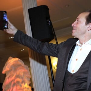 Philippe Candeloro - L'association Citéstars fête son 24e anniversaire lors du dîner de gala de la 3e cérémonie des étoiles d'or dans les salons de l'hôtel Intercontinental à Paris. Le 16 octobre 2022. © Cédric Perrin/Bestimage