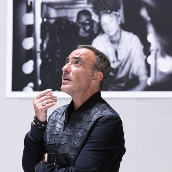 Nikos Aliagas - Vernissage de l'exposition photographique de Nikos Aliagas "Regards Miroirs" à la Seine Musicale à Boulogne-Billancourt le 14 avril 2022. © Cyril Moreau/Bestimage.