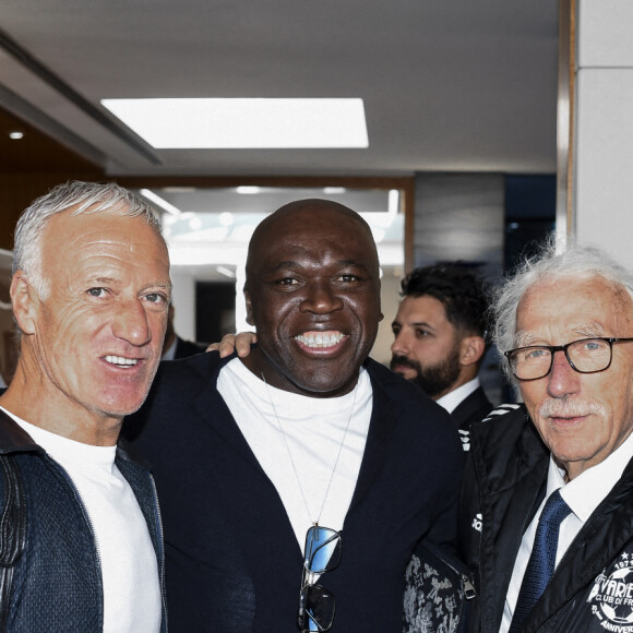 Exclusif - Wilfrid Mbappé, Didier Deschamps et Jacques Vendroux - Backstage du match de football caritatif du Variétés Club de France contre les légendes des Avirons Bayonnais au profit des associations "Pièces Jaunes" et "Centre Hospitalier de la Côte Basque - Service Pédiatrie" à Bayonne le 19 octobre 2022. 12.000 € ont été récoltés après la victoire du Variétés 2-1 contre les légendes des Avirons Bayonnais. © Pierre Perusseau/Bestimage