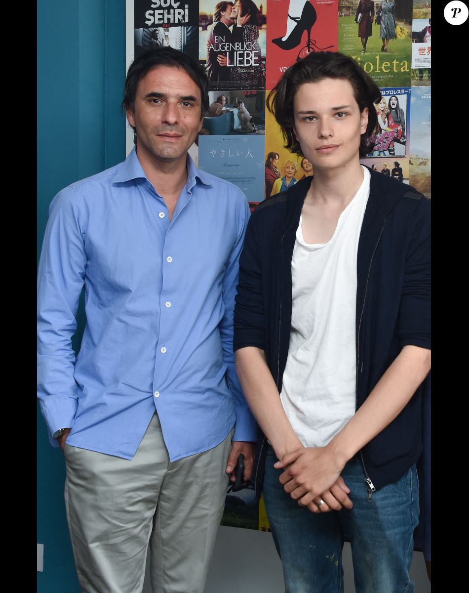 Samuel Benchetrit et son fils Jules Benchetrit (fils de Marie Trintignant) posant lors du 68 ème Festival International du Film de Cannes à Cannes le 18 mai 2015.
