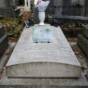 Marie Trintignant (actrice) - Illustration des tombes des personnalités célèbres au cimetière du Père Lachaise à Paris © Céline Bonnarde / Bestimage