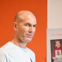 Zinedine Zidane pris en flagrant délit dans une boulangerie, l'improbable photo régale les internautes