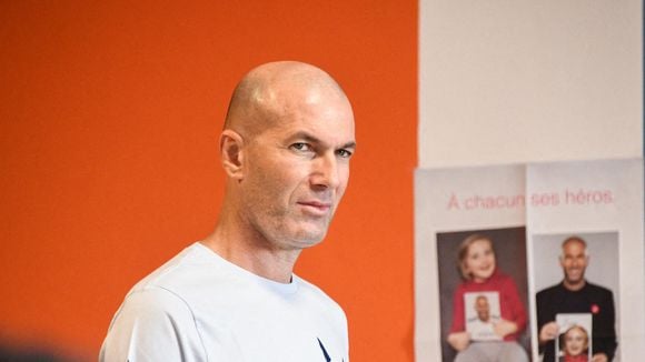 Zinedine Zidane pris en flagrant délit dans une boulangerie, l'improbable photo régale les internautes