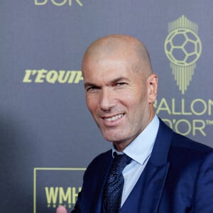 Zinedine Zidane - Photocall de la 66ème cérémonie du Ballon d'Or au Théâtre du Chatelet à Paris le 17 octobre 2022. © Cyril Moreau/Bestimage.