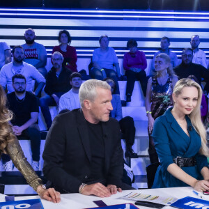 Delphine Wespiser, Benjamin Castaldi, Béatrice Rosen, Matthieu Delormeau, Cyril Hanouna - Enregistrement de l'émission "Touche Pas à Mon Poste (TPMP)", diffusée en direct sur C8 le 31 mars © Jack Tribeca / Bestimage