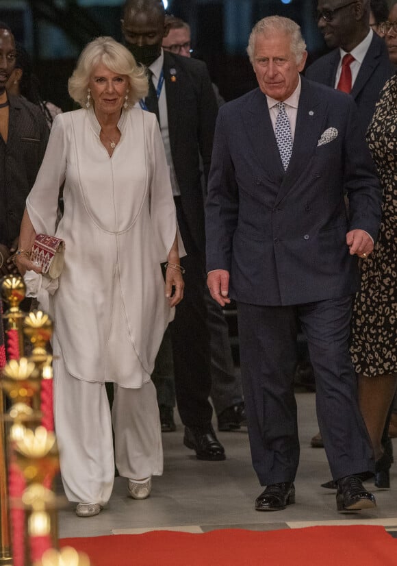 Camilla Parker Bowles, duchesse de Cornouailles, et le prince Charles lors de la fashion week de Kigali, à l'occasion de leur visite officielle au Rwanda. Le 23 juillet 2022 