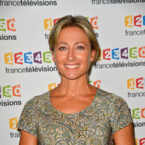 Anne-Sophie Lapix lors du photocall de la présentation de la nouvelle dynamique 2017-2018 de France Télévisions. Paris, le 5 juillet 2017. © Guirec Coadic/Bestimage 