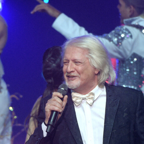 Exclusif - Patrick Sébastien - Spectacle "Le plus grand cabaret du monde" présenté par Patrick Sébastien au Dôme de Paris le 5 novembre 2021. © Bahi/Bestimage 