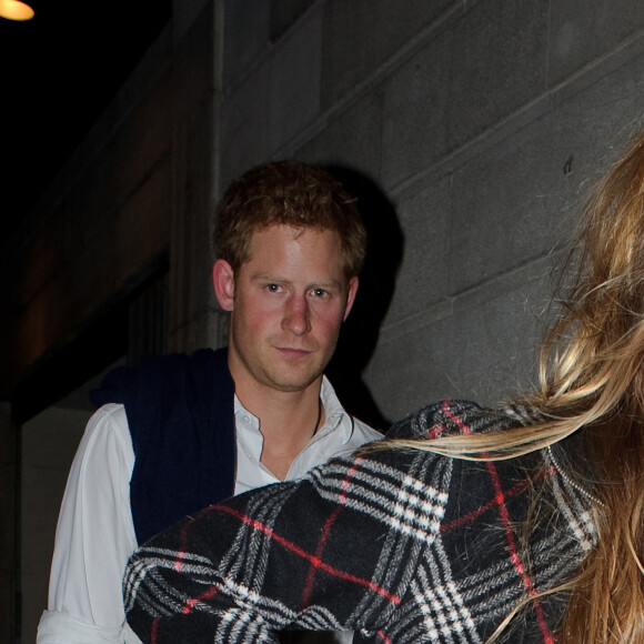 Le Prince Harry et sa petite amie Cressida Bonas sont alles voir la piece de theatre "A Book of Mormon" a Londres, le 1er octobre 2013. 