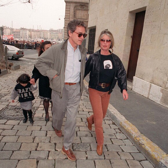 Archives - Bernard d'Ormale et Brigitte Bardot lors d'une manifestation pour la fondation Brigitte Bardot le 20 mars 1993