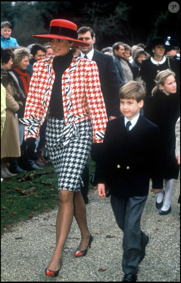 Archives - La princesse Lady Diana et le prince William à Sangrigham. 1990.