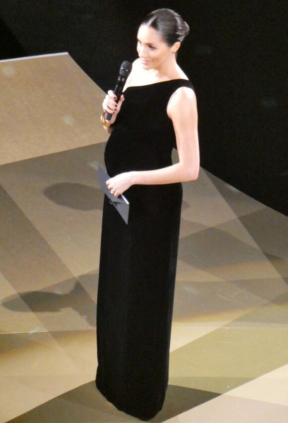 La duchesse de Sussex, Meghan Markle, enceinte à la soirée British Fashion Awards 2018 en partenariat avec Swarovski au Royal Albert Hall à Londres, le 10 décembre 2018 