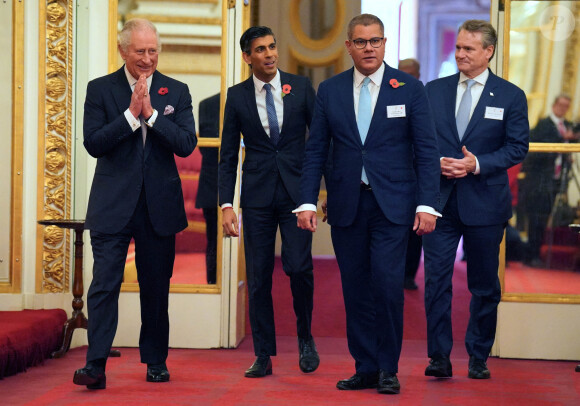 Le roi Charles III d'Angleterre, le Premier ministre Rishi Sunak, Alok Sharma et Brian Moynihan - Réception à Buckingham Palace avec des dirigeants mondiaux, des personnalités du monde des affaires, des écologistes et des ONG, à Londres, avant le sommet de la Cop 27.