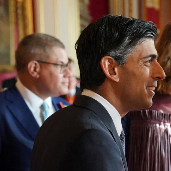 Le Premier ministre Rishi Sunak, Stella McCartney et le roi Charles III d'Angleterre - Réception à Buckingham Palace avec des dirigeants mondiaux, des personnalités du monde des affaires, des écologistes et des ONG, à Londres, avant le sommet de la Cop 27. Le 4 novembre 2022. 