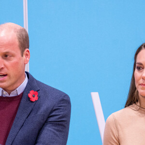 Le prince William, prince de Galles, et Catherine (Kate) Middleton, princesse de Galles, se rendent à Scarborough pour lancer un financement destiné à soutenir la santé mentale des jeunes, dans le cadre d'une collaboration dirigée par la Royal Foundation le 3 novembre 2022. 