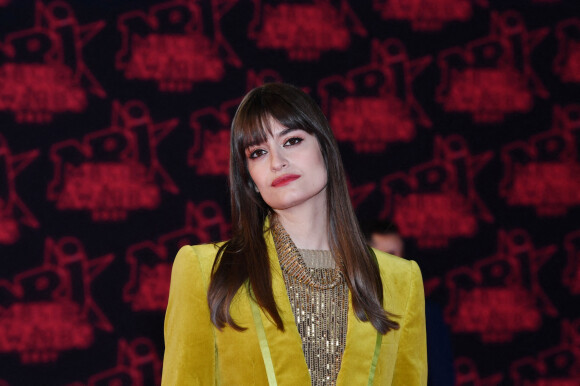 Clara Luciani lors de la 23ème édition des NRJ Music Awards 2021 au Palais des Festivals de Cannes, le 20 novembre 2021. © Rachid Bellak/Bestimage 