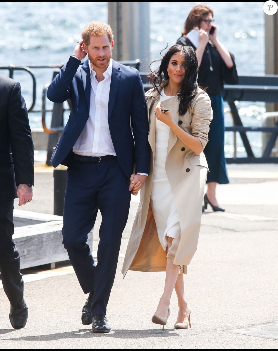 Le prince Harry, duc de Sussex et sa femme Meghan Markle, duchesse de Sussex (enceinte) arrivent à l'opéra de Sydney le premier jour de leur première tournée officielle en Australie, le 16 octobre 2018.