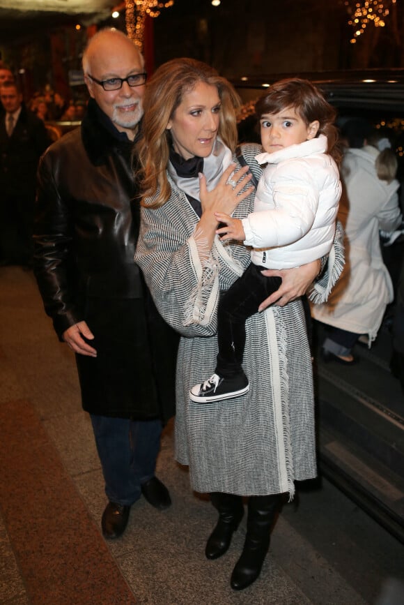 Celine Dion, Rene Angelil et leurs enfants, Rene-Charles et un de leurs jumeaux Eddy a la sortie de l'hotel George V a paris le 30 novembre 2012 