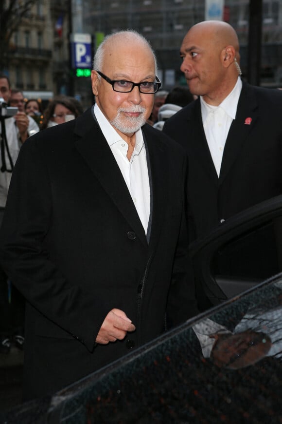 Celine Dion et son mari Rene Angelil quittent leur hotel pour se rendre a l'enregistrement de l'emission "Vivement Dimanche". Paris, le 27 novembre 2012 