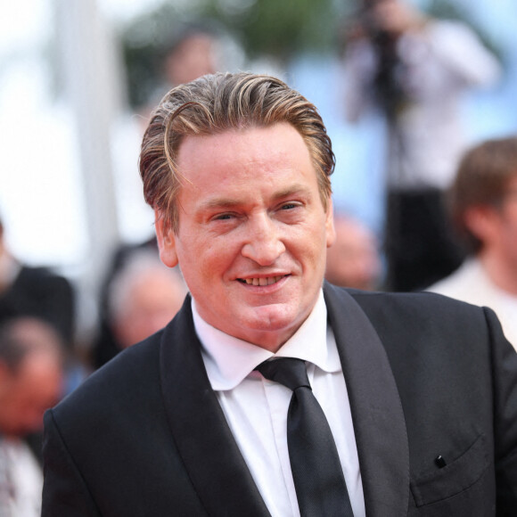 Benoît Magimel à la montée des marches du film "Les Bonnes Etoiles" lors du 75ème Festival International du Film de Cannes, France, le 26 mai 2022. © Rachid Bellak/Bestimage