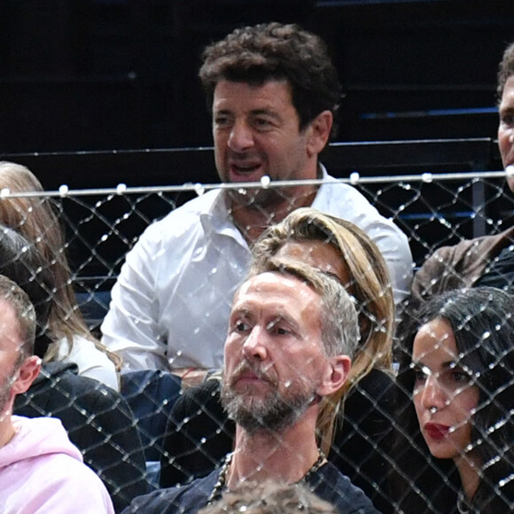 Patrick Bruel assiste à la victoire de Novak Djokovic contre Stéfanos Tsitsipas lors du tournoi de tennis "Rolex Paris Masters 2022" à Bercy AccorHotels Arena à Paris, le 5 novembre 2022. © Ramsamy Veeren / Bestimage