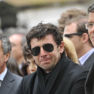 Jérome Cahuzac et Patrick Bruel - Obsèques de Guy Carcassonne au cimetiere de Montmartre à Paris. Le 3 juin 2013.