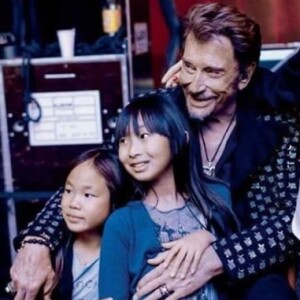 Johnny Hallyday avec ses filles Jade et Joy et sa femme Laeticia sur Instagram, le 26 mai 2017.