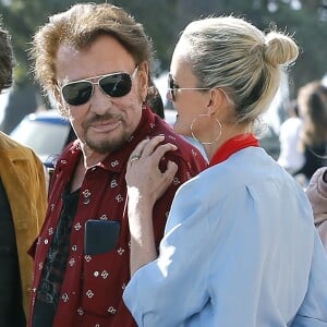 Johnny Hallyday avec sa femme Laeticia, leurs filles Jade et Joy, Marie Poniatowski avec son mari Pierre Rambaldi et leur fille Tess, à Santa Monica, le 1er avril 2017.