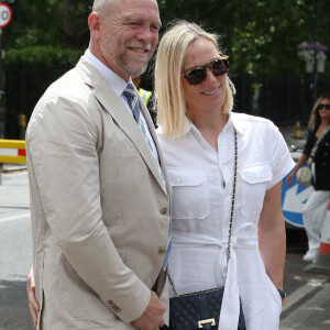 Mike Tindall et sa femme Zara Phillips à leur arrivée au stade de Wimbledon, à l'occasion de la deuxième journée du tournoi de tennis. Le 28 juin 2022 