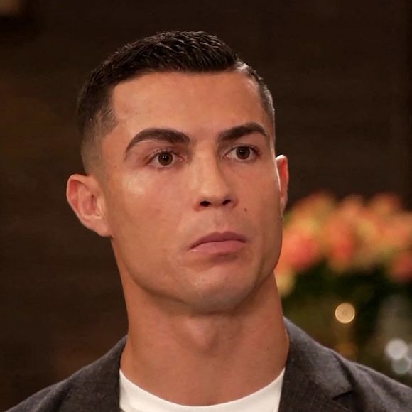 Cristiano Ronaldo révèle s'être senti trahi et déclare n'avoir "aucun respect" pour l'entraîneur du club Manchester United, E.ten Hag, lors d'une interview à Piers Morgan sur la chaîne Talk Sport. Londres. Le 13 novembre 2022.